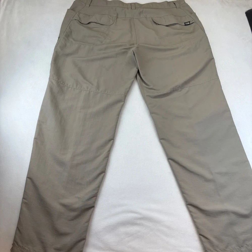 The North Face Men's Cargo Pants 40 x 32 Beige Nylon Lightweight Outdoors Hiking